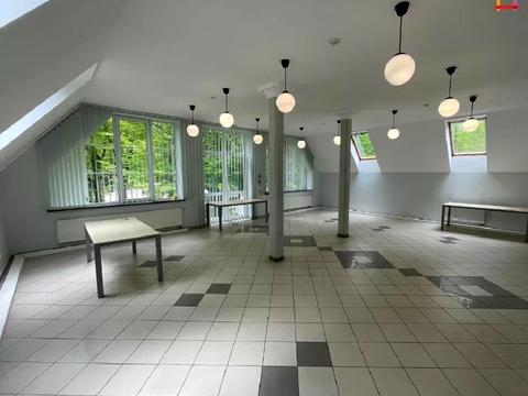 комерційна за адресою Уласа Самчука вул. (улица Пархоменко), 24