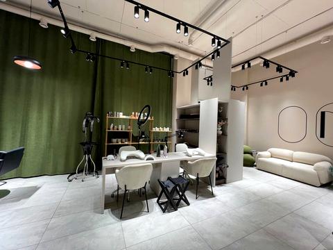 комерційна за адресою В'ячеслава Чорновола просп. (), 16ж