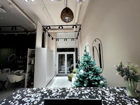 комерційна за адресою В'ячеслава Чорновола просп. (), 16ж