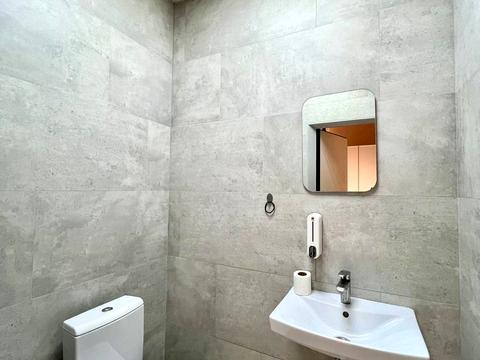 комерційна за адресою В'ячеслава Чорновола просп. (), 16ж