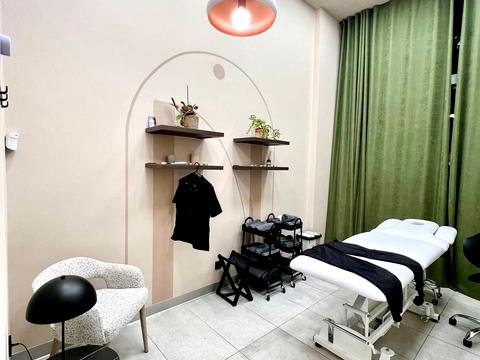 комерційна за адресою В'ячеслава Чорновола просп. (), 16ж