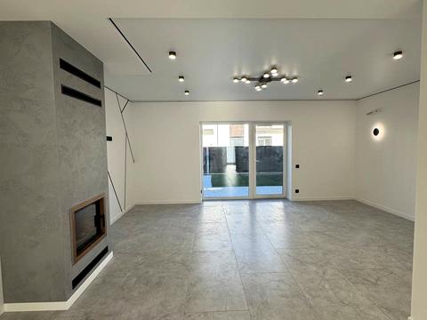 дом по адресу 24 Августа ул.