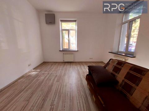 комерційна за адресою Редутна вул., 58