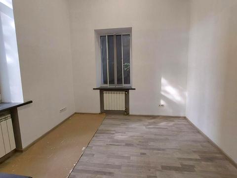 комерційна за адресою Редутна вул., 58