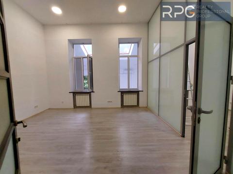 комерційна за адресою Редутна вул., 58