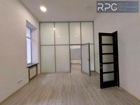 комерційна за адресою Редутна вул., 58