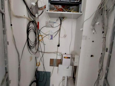 комерційна за адресою Редутна вул., 58