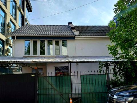 комерційна за адресою Редутна вул., 58