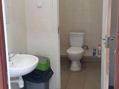 комерційна за адресою Залізнична вул., 7