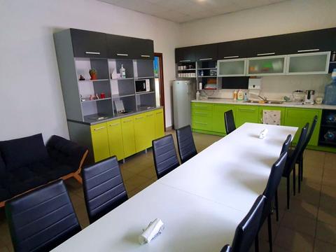 комерційна за адресою Залізнична вул., 7