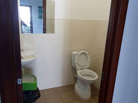 комерційна за адресою Залізнична вул., 7