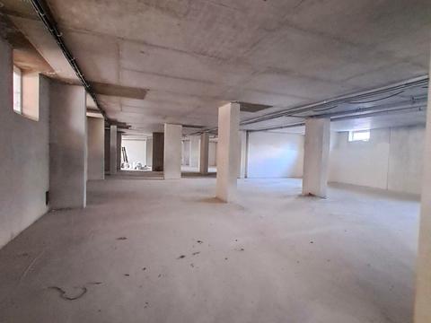 комерційна за адресою Сніжна вул., 52