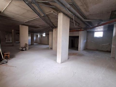 комерційна за адресою Сніжна вул., 52