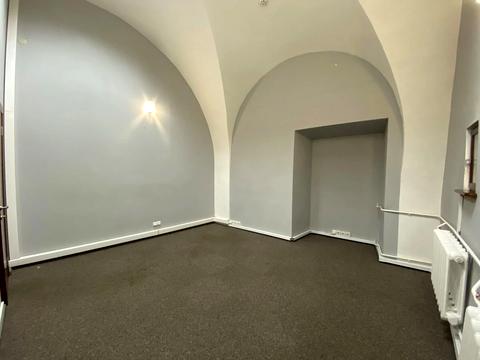 комерційна за адресою Рибальська вул., 22