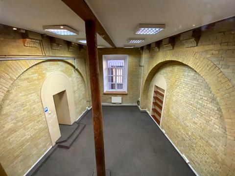 комерційна за адресою Рибальська вул., 22