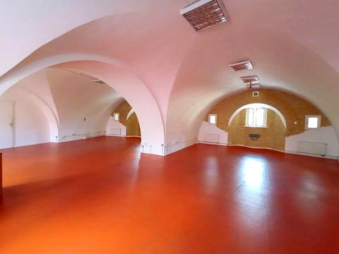 комерційна за адресою Рибальська вул., 22