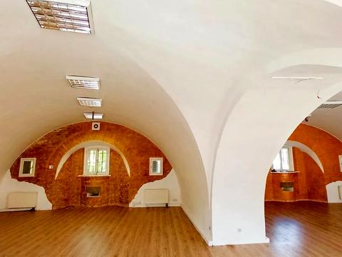 комерційна за адресою Рибальська вул., 22