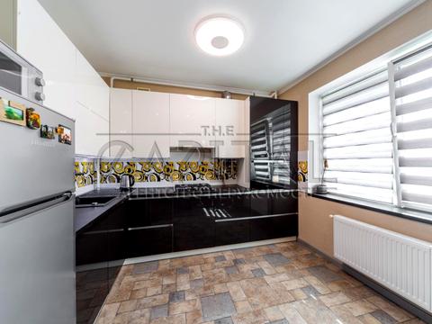 квартира за адресою Дорошенка вул., 9