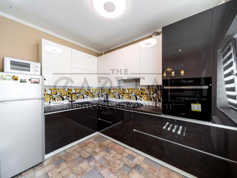 квартира за адресою Дорошенка вул., 9