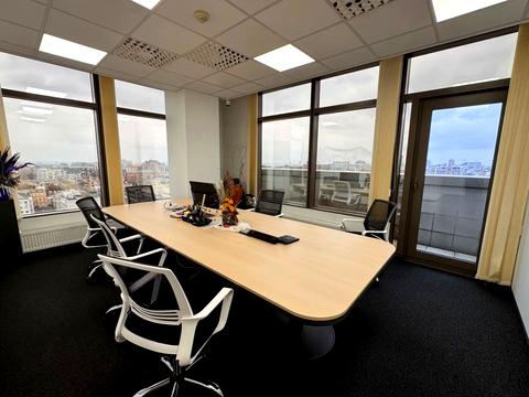 комерційна за адресою Богдана Хмельницького вул., 19-21