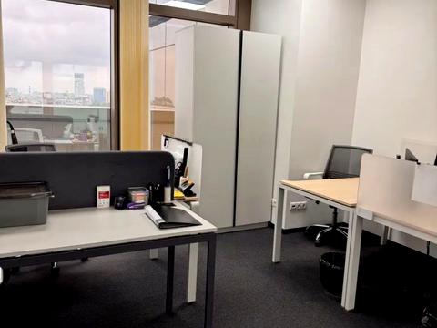 комерційна за адресою Богдана Хмельницького вул., 19-21