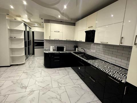 квартира за адресою Левка Лук'яненка вул. (Василя Жуковського), 16, 18, 20, 24