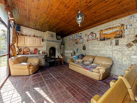 дом по адресу лесі українки, 7а