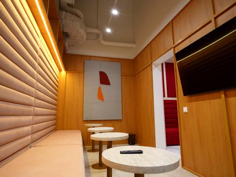 коммерческая по адресу Бусловская ул., 12