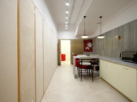 коммерческая по адресу Бусловская ул., 12