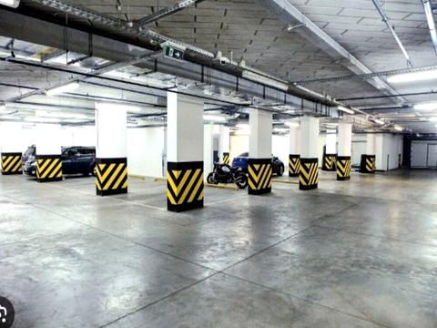 паркоместо по адресу Андрея Верхогляда ул. (Михайла Драгомирова), 7