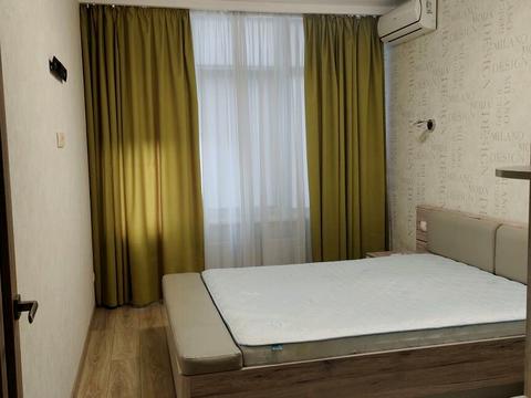 квартира за адресою Літературна вул., 8