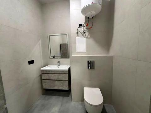 комерційна за адресою Соборна пл. (Жовтнева), 14