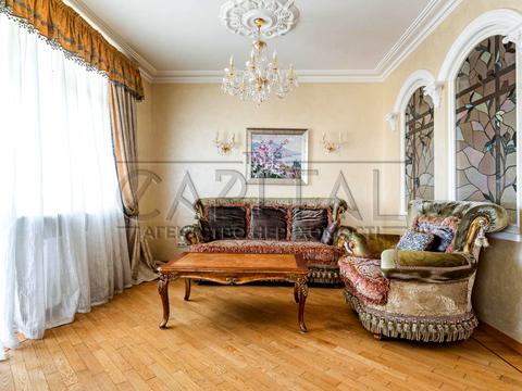 квартира за адресою Старонаводницька вул., 6-Б