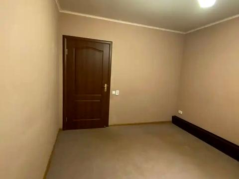 комерційна за адресою Миколи Руденка вул. (Войцеховича), 60Б