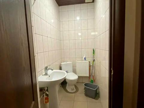 комерційна за адресою Миколи Руденка вул. (Войцеховича), 60Б