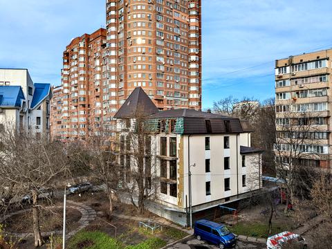 квартира за адресою Яслинська вул., 3