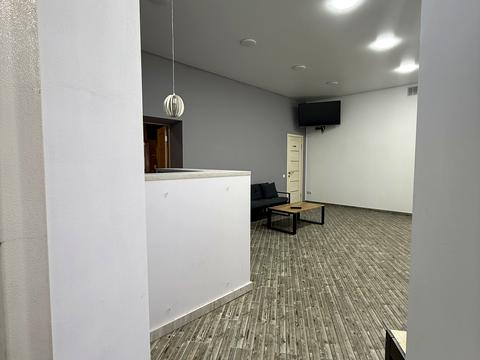 комерційна за адресою Миколи Руденка вул., 15-Д