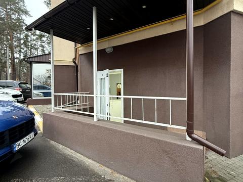 комерційна за адресою Миколи Руденка вул., 15-Д