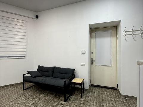 комерційна за адресою Миколи Руденка вул., 15-Д