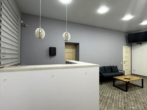 комерційна за адресою Миколи Руденка вул., 15-Д