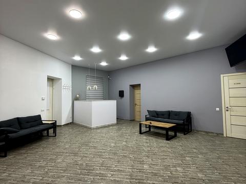 комерційна за адресою Миколи Руденка вул., 15-Д