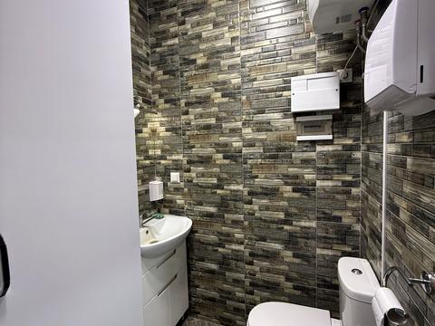 комерційна за адресою Миколи Руденка вул., 15-Д