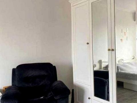 квартира за адресою Академіка Кіпріанова вул., 4