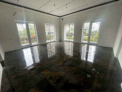 коммерческая по адресу Максимовича Михайла, 1