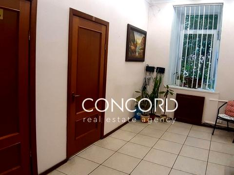 комерційна за адресою Михайлівська вул., 16-Б