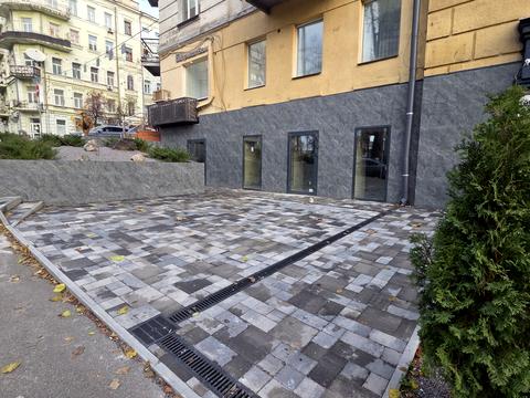 коммерческая по адресу Саксаганского ул., 61