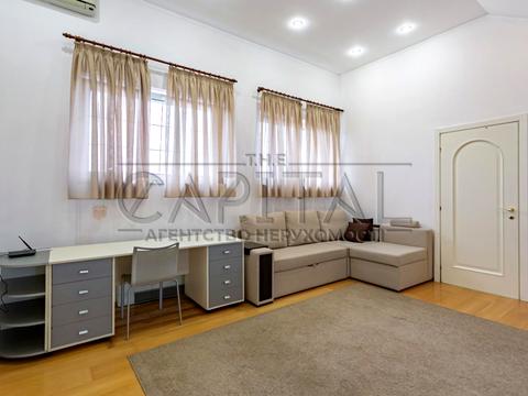 будинок за адресою пер. Каштановий, 12