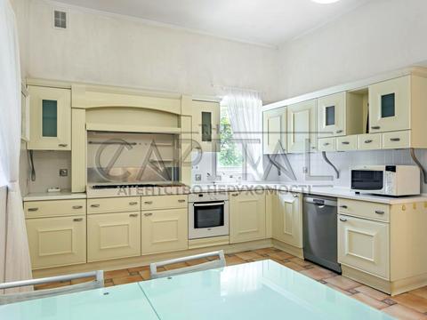 будинок за адресою пер. Каштановий, 12