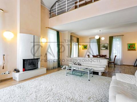 будинок за адресою пер. Каштановий, 12