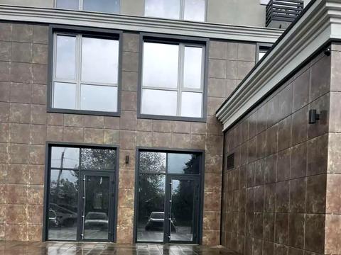 комерційна за адресою Янтарна вул., 75